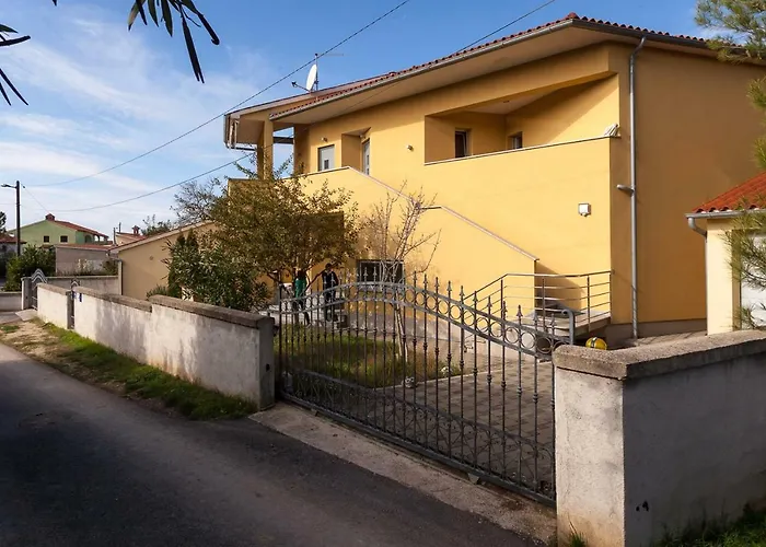 Klara Apartamento Pomer