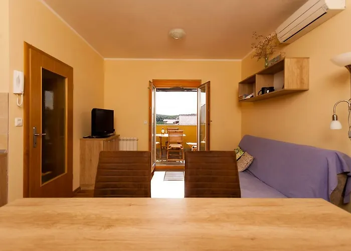 Klara Apartamento Pomer